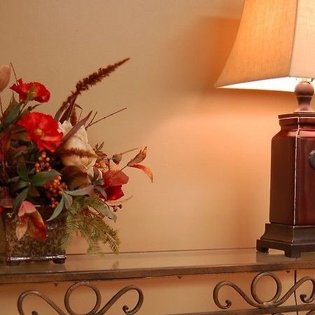 Brentwood Inn And Suites Рочестер Экстерьер фото